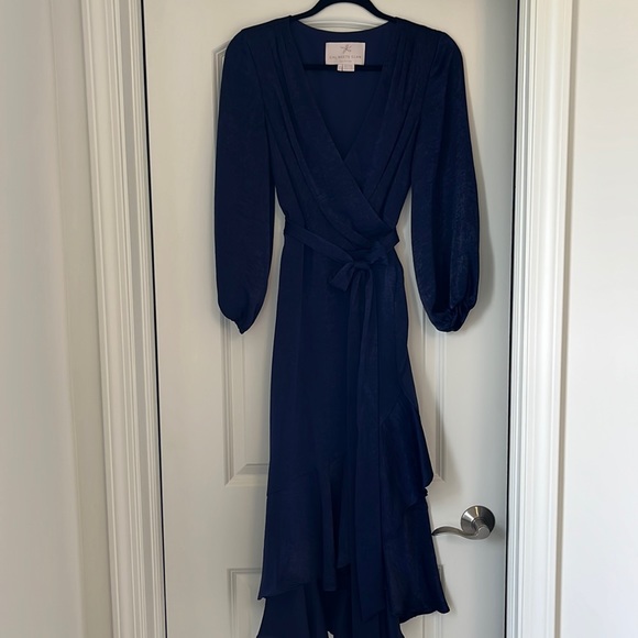 Gal Meets Glam Jennifer - Picture 2 of 6